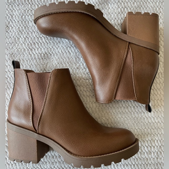 Ankle boots - Picture 2 of 9